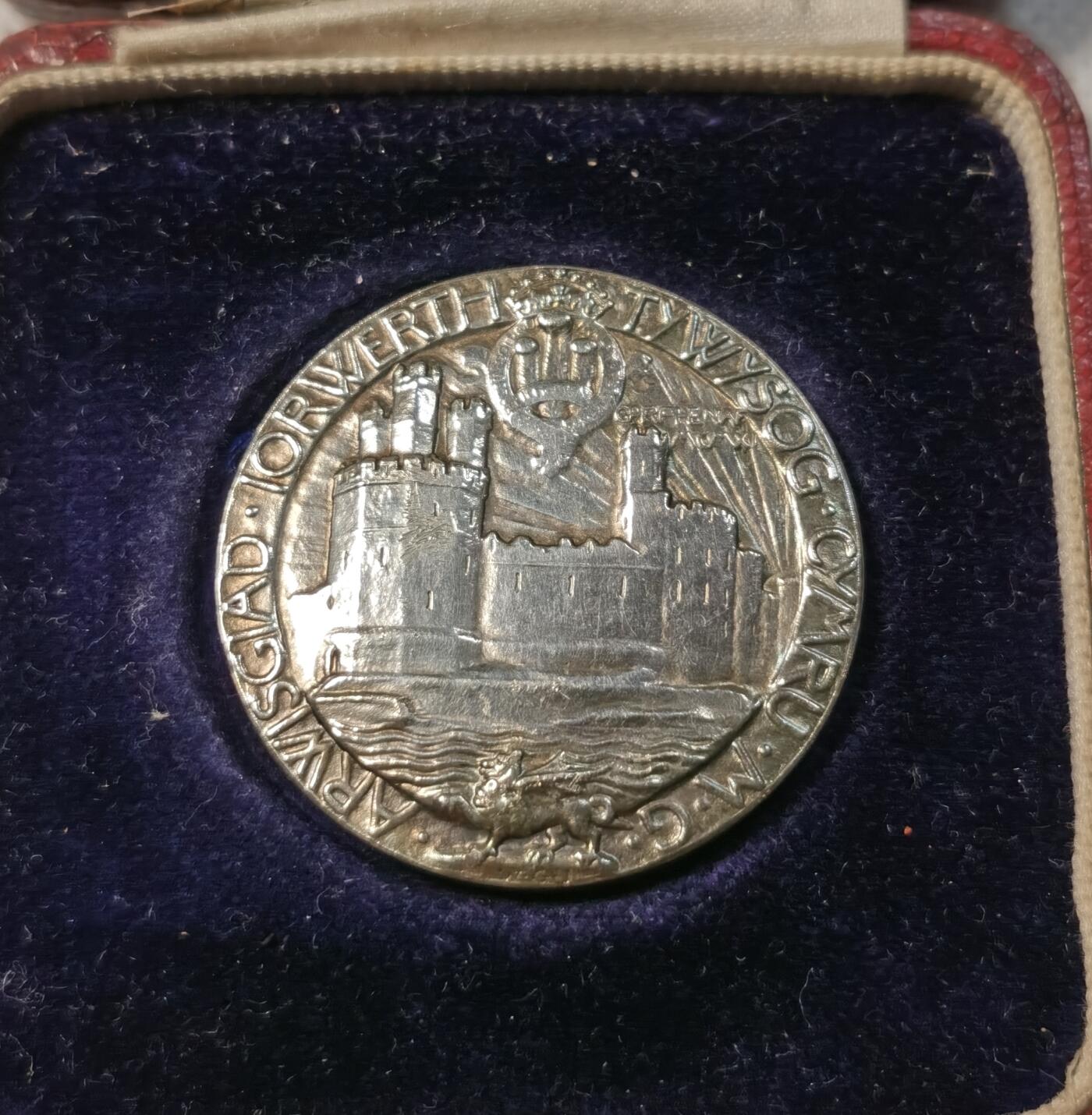 甄臻铺-世界币章拍卖（第29期），送拍享返佣金等优惠多多 1911年威尔士亲王爱德华授予银质奖章，威廉格斯科姆制作，直径35mm，重20.7g，带皇标原盒