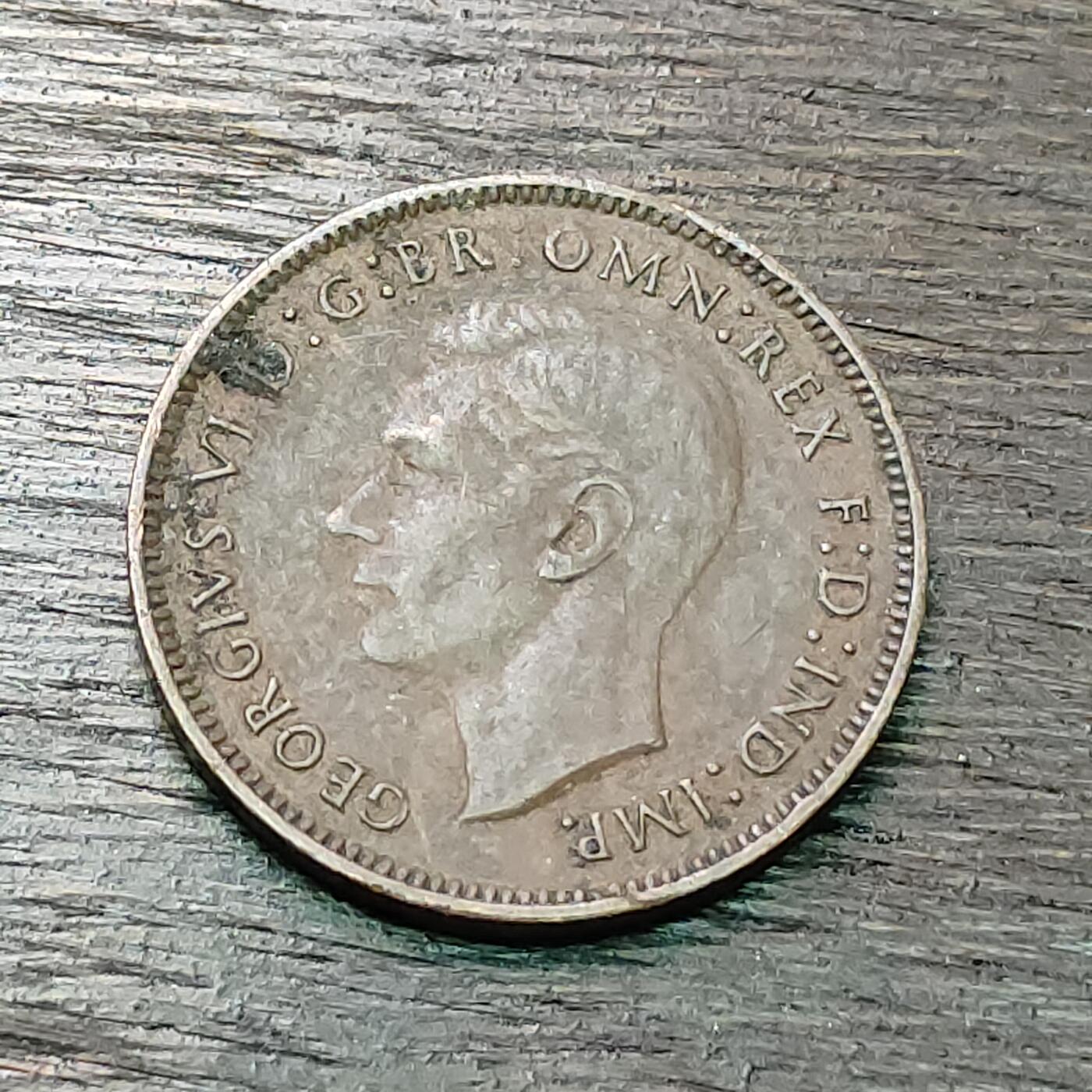 【铜匠收藏】★第127场★散币场，无佣金，30包邮。不满30元，支付5元运费。《接受代拍 代送NGC评级》 英国 1法新 1943年 知更鸟 铜币 乔治六世