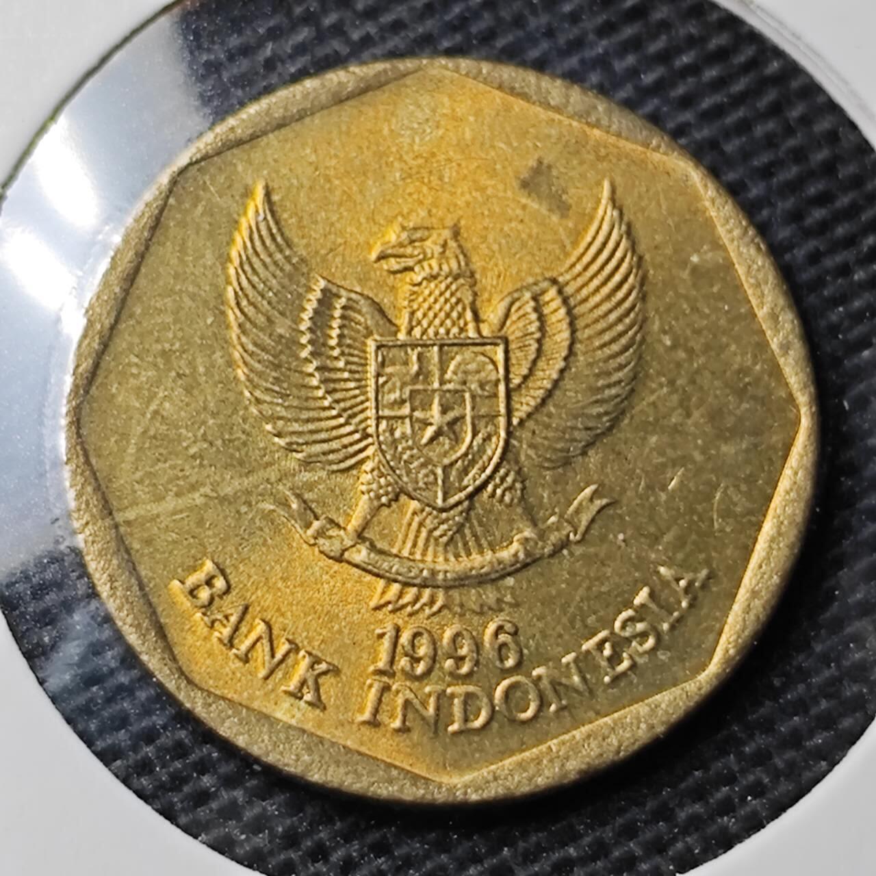 KK钱币收藏小铺 第323期 2月预留时间 周末发货 1996印度尼西亚100卢比好品