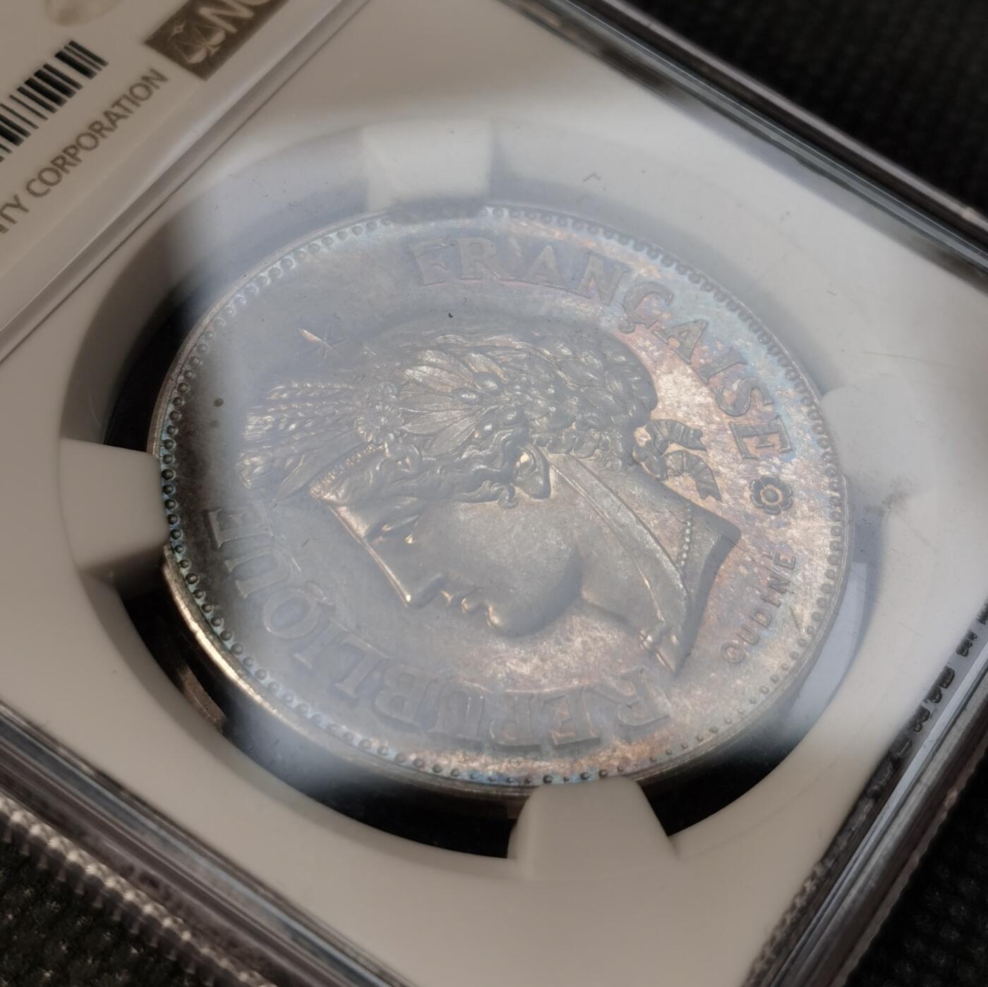 甄臻铺-世界币章拍卖（第29期），送拍享返佣金等优惠多多 NGC-MS63 法国1880-1890年公共服务37mm大银章，超高浮雕，精致刻画。