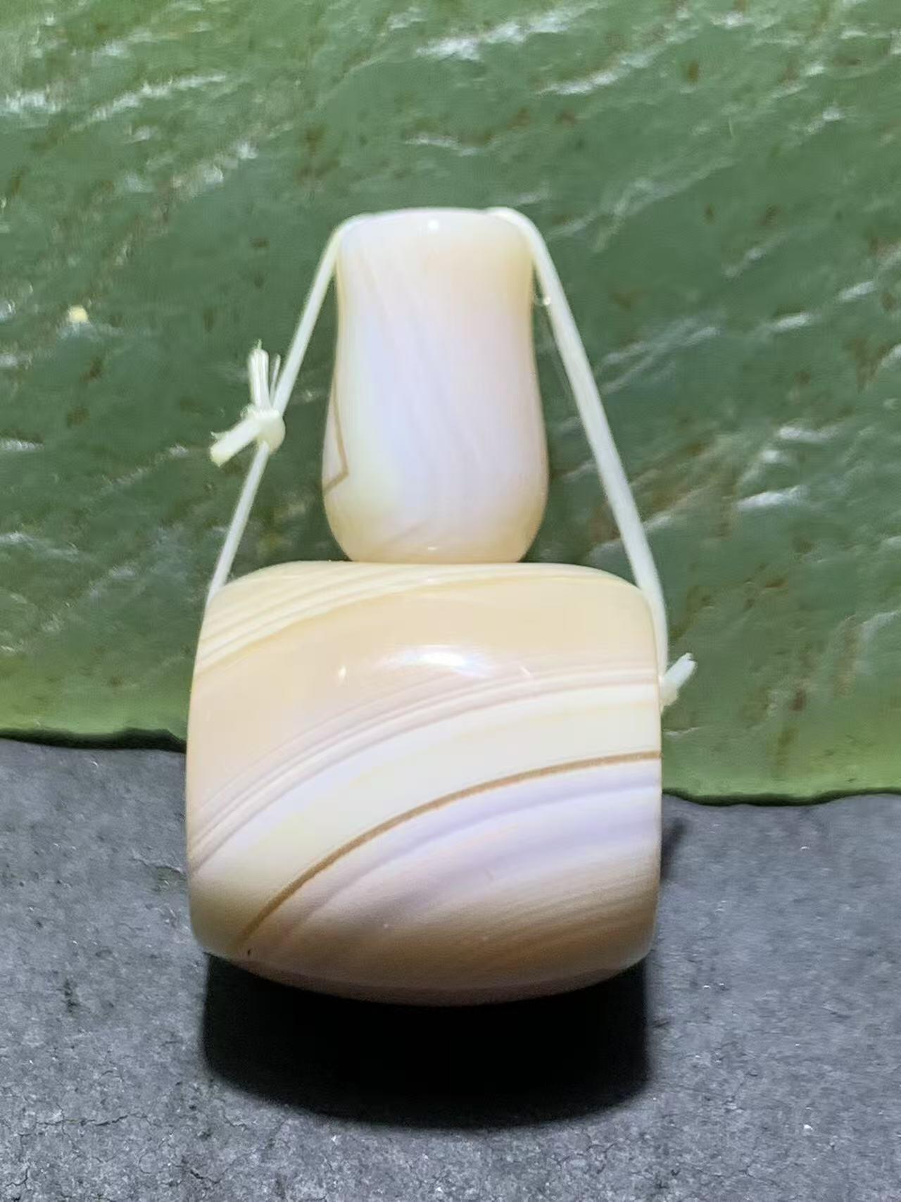 通货高玉化缠丝玛瑙佛头三通一套，