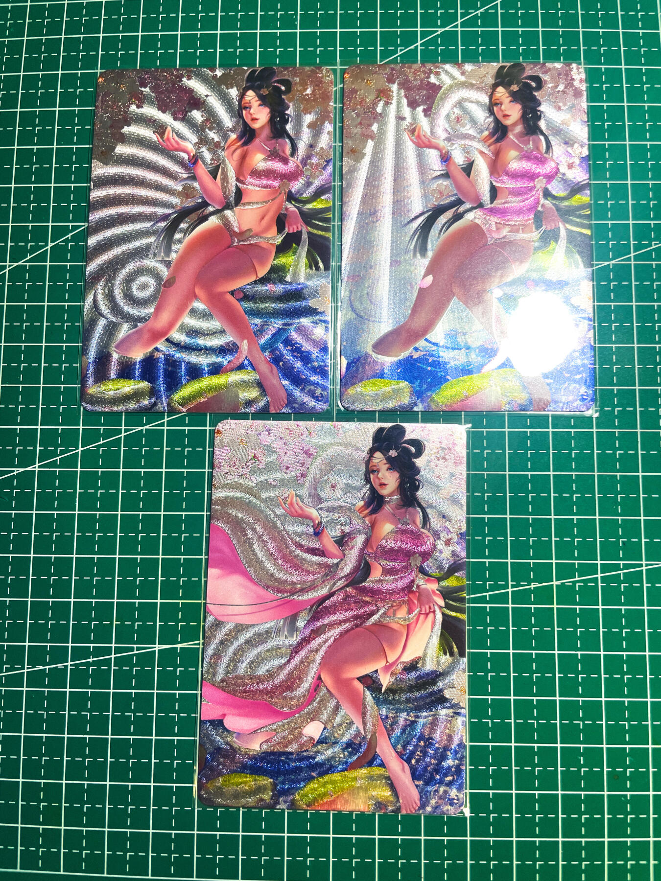 显眼宝27期【关注参拍有赠卡】 独乐乐不如众乐乐 maycard五月卡牌   原创醉花间系列之桃花3渐变 共3张    粗闪工艺  小卡尺寸  60*87