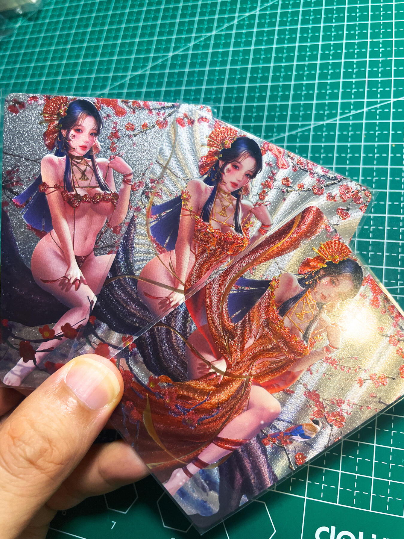 显眼宝27期【关注参拍有赠卡】 独乐乐不如众乐乐 maycard五月卡牌   原创醉花间系列之桃梅花3渐变 共3张    粗闪工艺  小卡尺寸  60*87