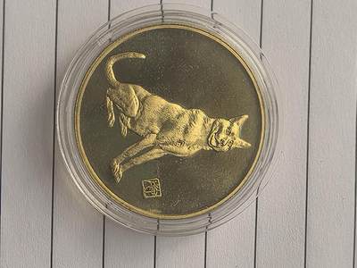 综合藏品场.喜欢出价就得！无套路无托.诚信惠友交友！自动快拍. 上海造币厂1994狗年生肖纪念章5枚.直径33MM.品相全新.带塑封盒.