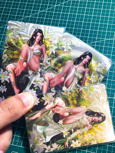 显眼宝27期【关注参拍有赠卡】 独乐乐不如众乐乐 - maycard五月卡牌   原创醉花间系列之百合3渐变 共3张    粗闪工艺  小卡尺寸  60*87