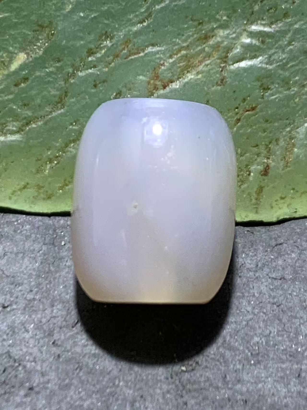 精美高玉化荔枝冻桶珠一颗，