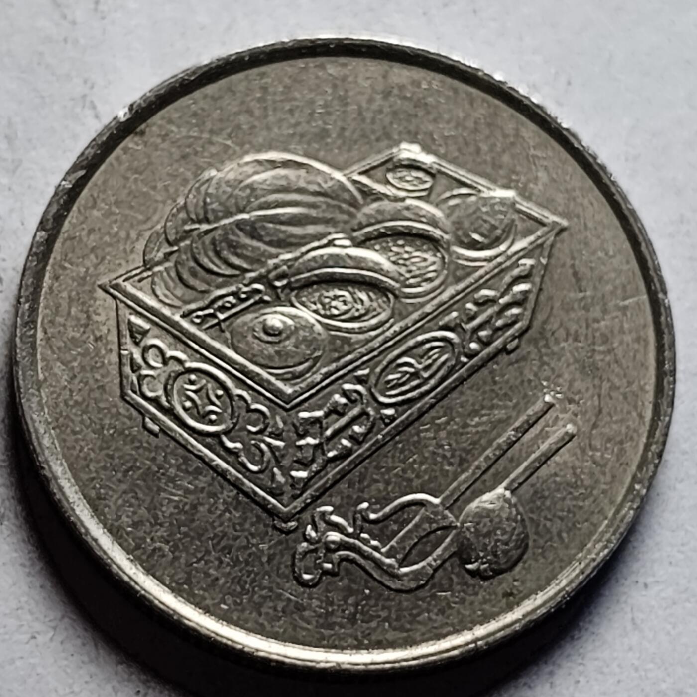 泉币菌-第85场-精品福利场 马来西亚1983年20仙 传统手工艺品 栳叶盒 铜镍币 硬币 23.6mm