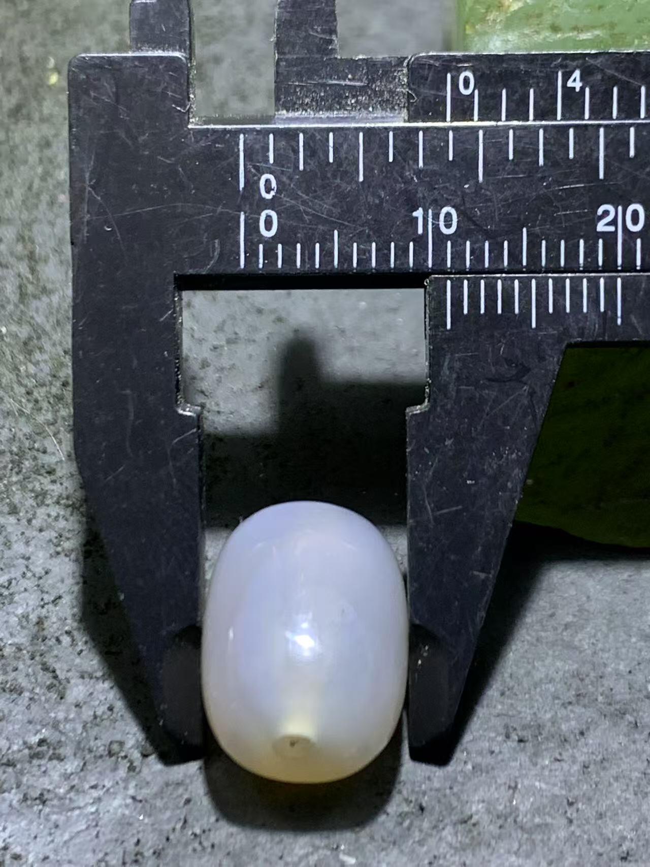 精美高玉化荔枝冻桶珠一颗，