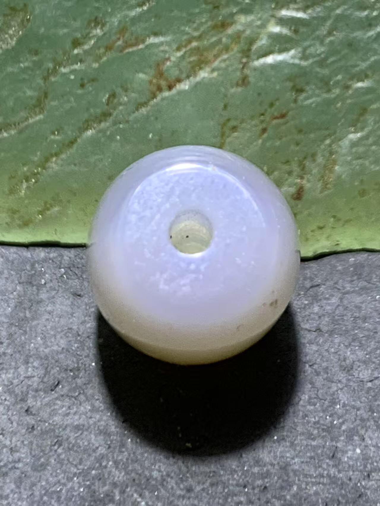 精美高玉化荔枝冻桶珠一颗，
