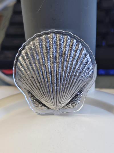 第171期拍卖【长期征集拍品】 - 斐济2019年仿真贝壳异形1盎司仿古纪念银币，999银，发行1000枚