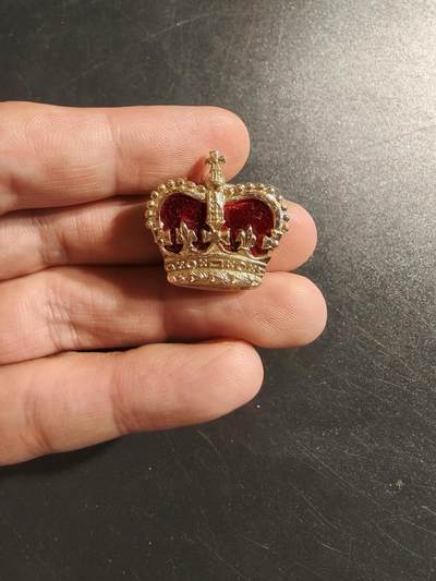 老王徽章第142期 - 英国军衔配饰   女王冠