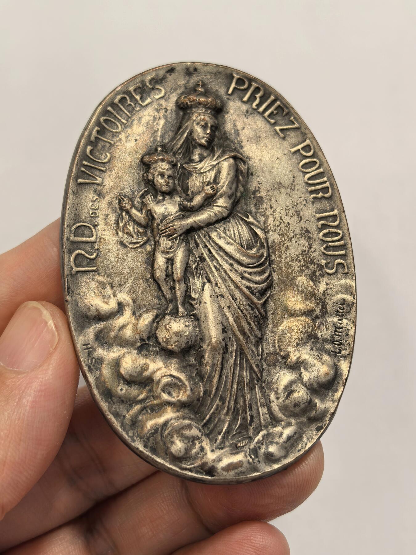 博洋堂世界钱币拍卖第135期（全场包邮）【请留意本场发货时间变化】 1910年法国圣母抱婴宗教椭圆镀银铜章一枚