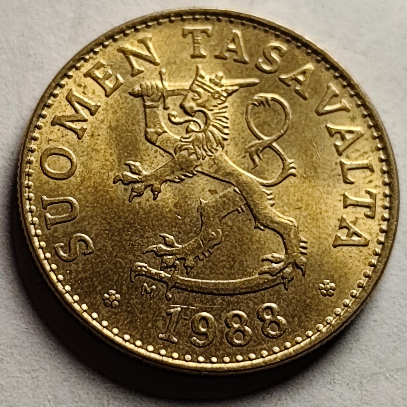 泉币菌-第85场-精品福利场 原光UNC 1988年 芬兰50芬尼铜币 持剑狮子 25mm