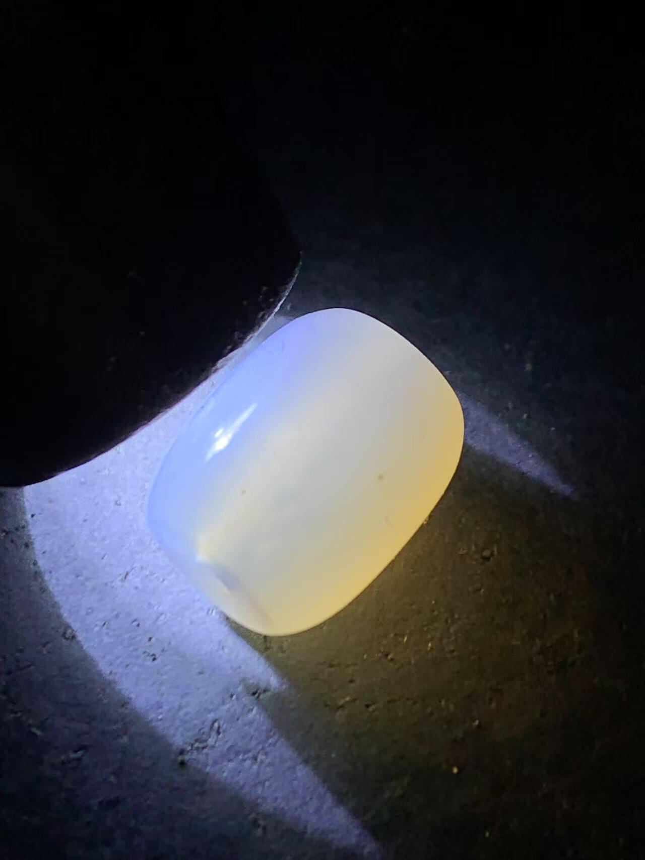 精美高玉化荔枝冻桶珠一颗，