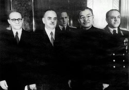 大猫徽章拍卖 第276期 苏联最高苏维埃主席团主席-什维尔尼克 苏俄苏维埃第六届72号+第七届苏俄大会的出入证（做为特约嘉宾）+第4届的拉脱维亚代表证。