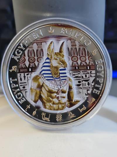第171期拍卖【长期征集拍品】 - 斐济2012年埃及古文明系列阿努比斯浅浮彩雕彩银币，999银，20克，发行999枚，有氧化