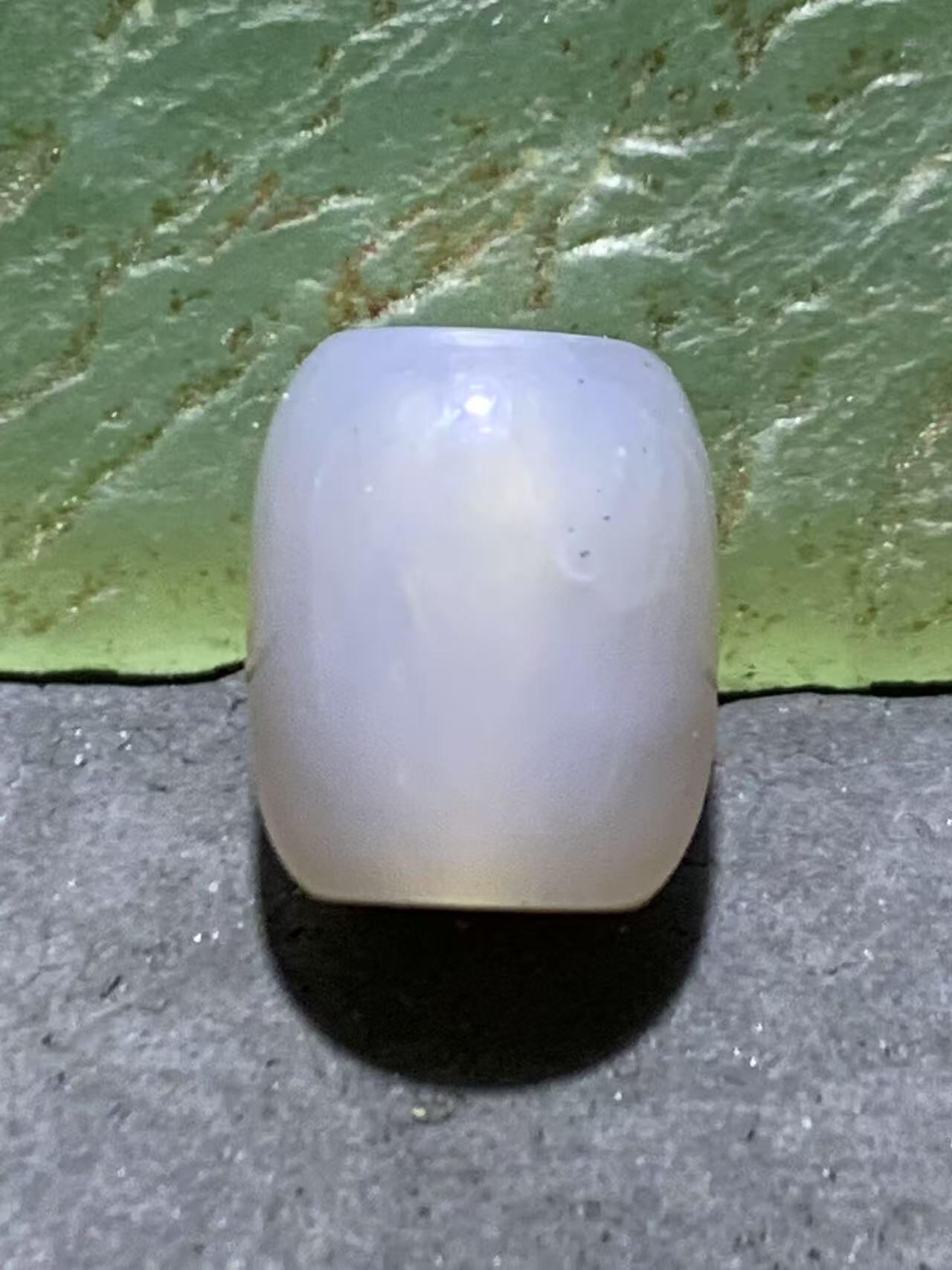精美高玉化荔枝冻桶珠一颗，