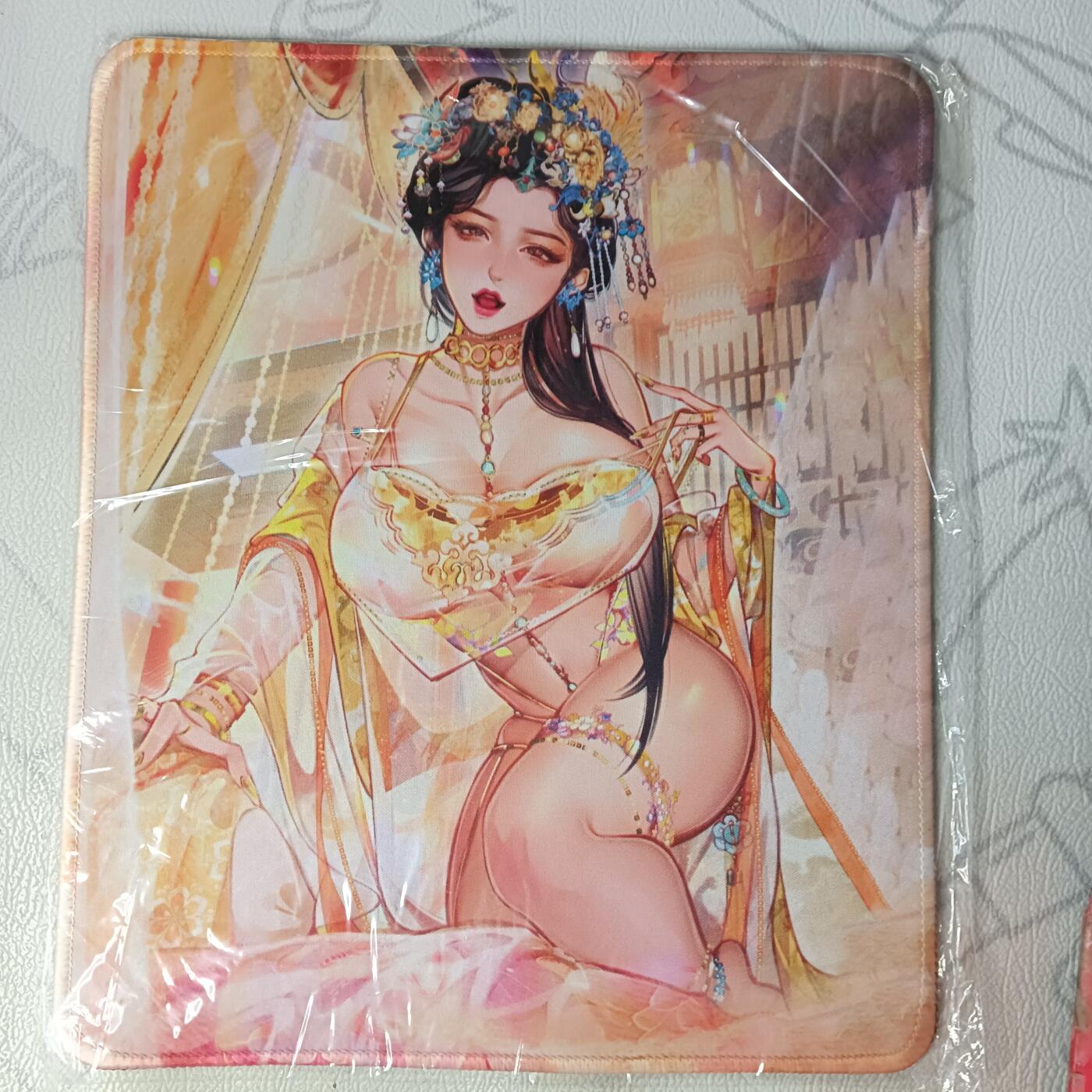 花开卡拍第35期（8月24号周日截拍，品控勿拍!!!拍品不寄存，运费5元，自制卡难免瑕疵，可能存在轻微撞角爆边等出厂瑕疵，品控介意勿拍！） 砖家艳绝西游官方鼠标垫  女儿国国王 25*30cm，已绝版