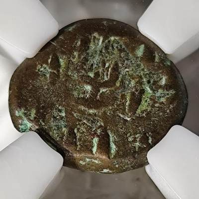希腊罗马丝路打制币化石【中外钱币放漏】专场！陆小鱼的钱币仓，限时拍卖第074场 - 埃兰王国 奥罗德三世铜币/戴冠国王面左像，锚与线条