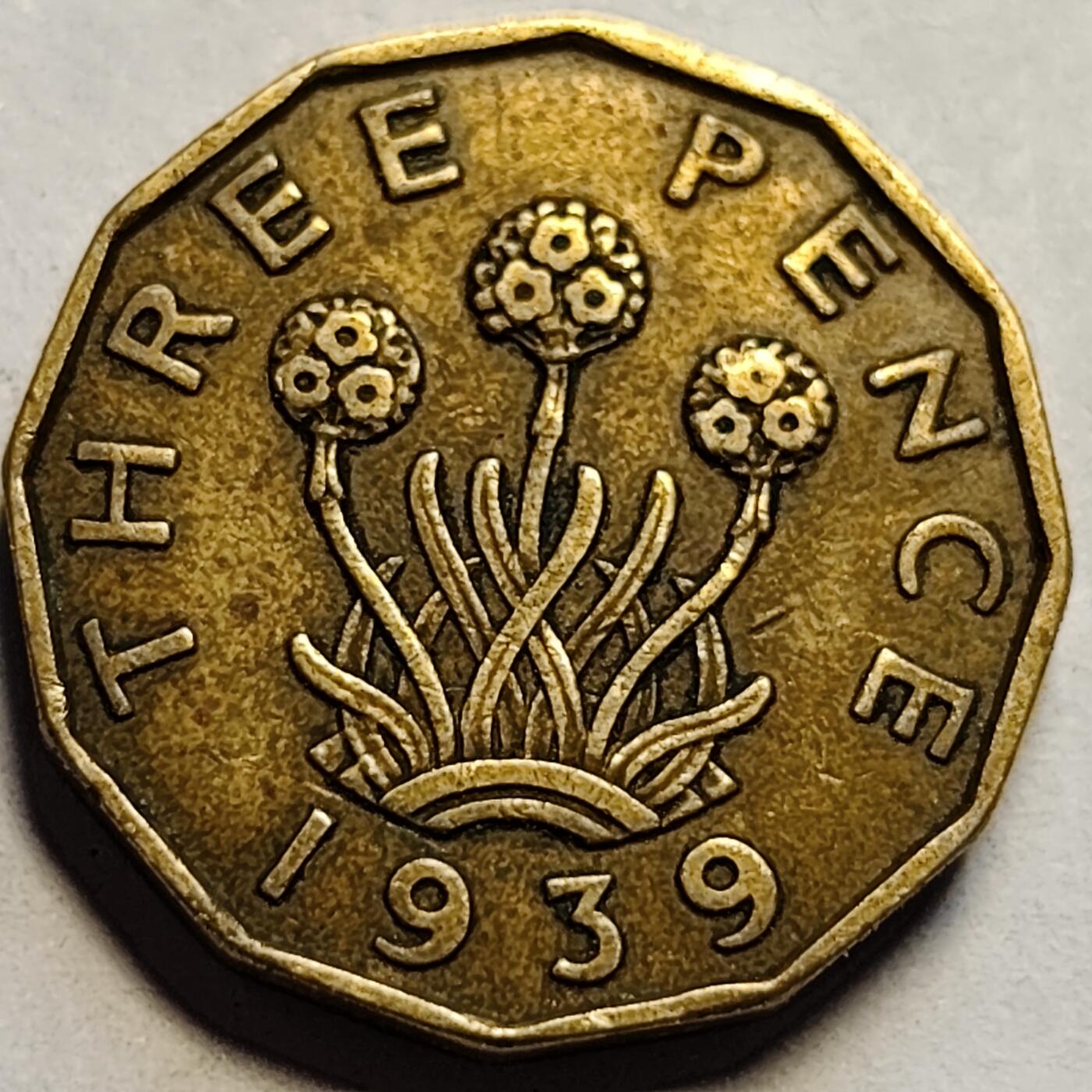 泉币菌-第83场-精品福利场 少见早年份 1939年 英国3便士铜币 多边形 二战 欧战开打那年 乔治六世国王  22mm 
