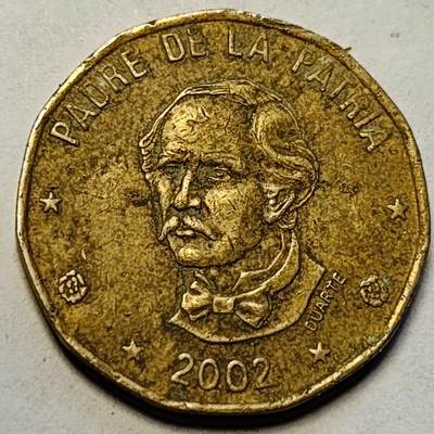 泉币菌-第83场-精品福利场 - 少见 2002年 多米尼加1比索 黄铜币 国父巴勃罗  25.0毫米 6.5克