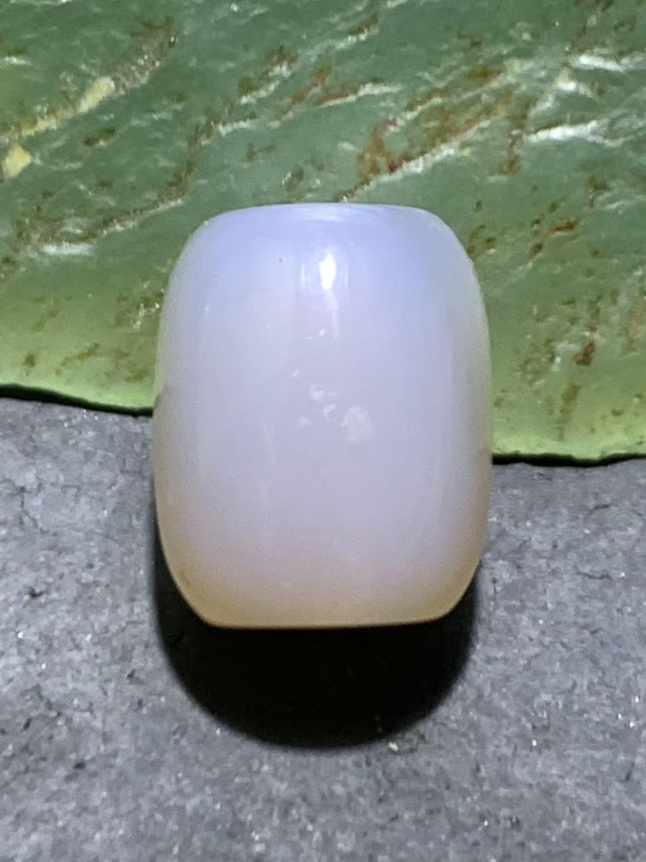 精美高玉化荔枝冻桶珠一颗，