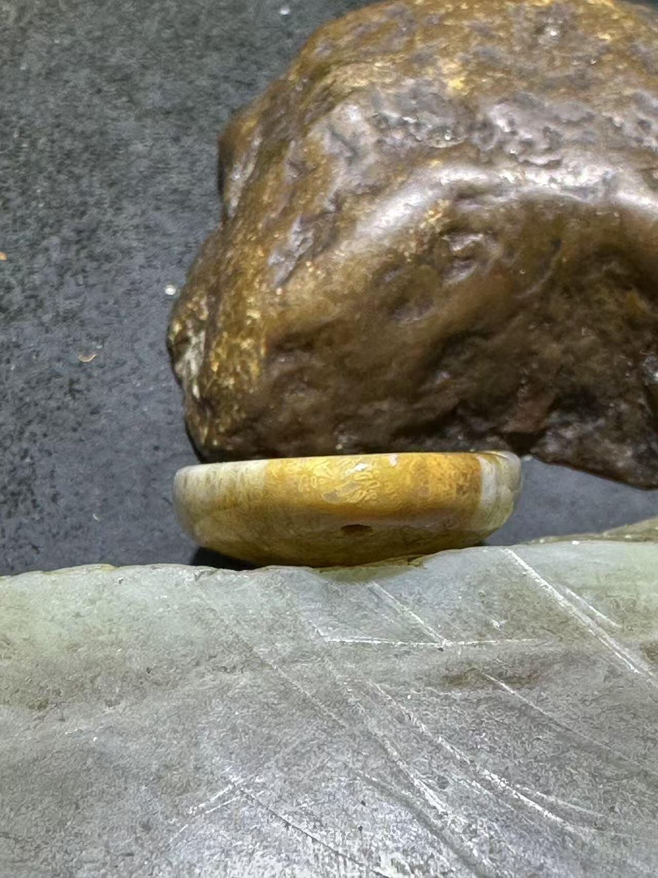 高玉化珊瑚玉水滴型通货吊坠一个！