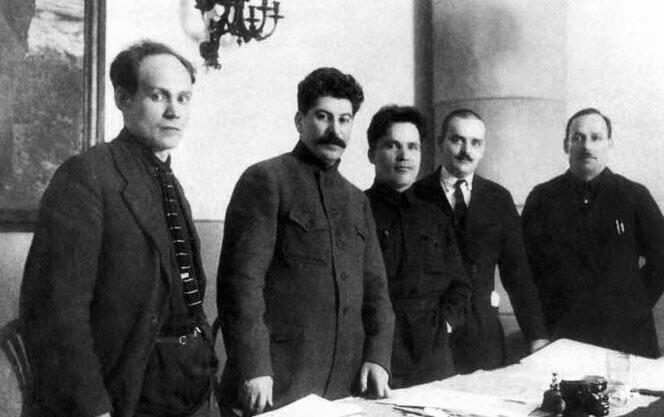 大猫徽章拍卖 第276期 苏联最高苏维埃主席团主席-什维尔尼克 苏俄苏维埃第六届72号+第七届苏俄大会的出入证（做为特约嘉宾）+第4届的拉脱维亚代表证。