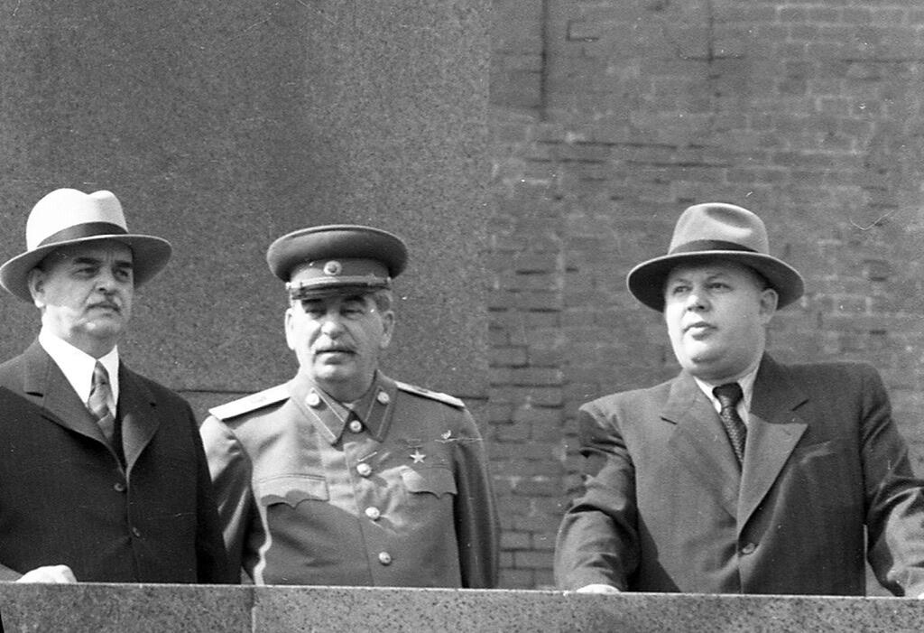 大猫徽章拍卖 第276期 苏联最高苏维埃主席团主席-什维尔尼克 苏俄苏维埃第六届72号+第七届苏俄大会的出入证（做为特约嘉宾）+第4届的拉脱维亚代表证。