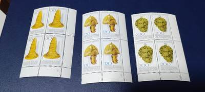 德国邮票专场，都是四方联🔥套票🔥 - 德国邮票四方联一套，1977年发行，德国  出土文物3全，品相如图