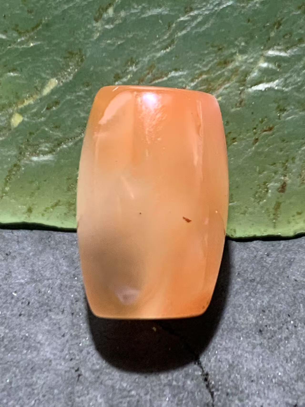 放福利！川料南红玛瑙荔枝冻飘红随形桶珠一颗
