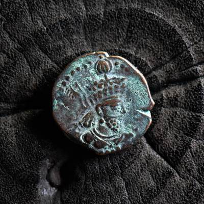 【良泉】【国庆精品场】10月2日晚19.30点开拍！ 222组，西方古代钱币、印章专场 - 【铭文清晰】【极美品】公元330–365年【萨珊-贵霜沙】瓦赫兰一世，铜币，1.79克