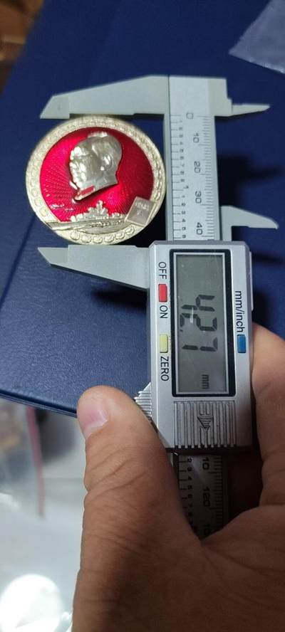 毛主席像章专场 🔥🔥军舰  飞机  毛选🔥🔥毛主席像章，42.7毫米
