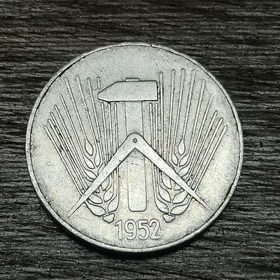 【铜匠收藏】★第129场★散币场，无佣金，30包邮。不满30元，支付5元运费。《接受代拍 代送NGC评级》 - 东德民主德国 1952年 10芬尼 铝币 E厂