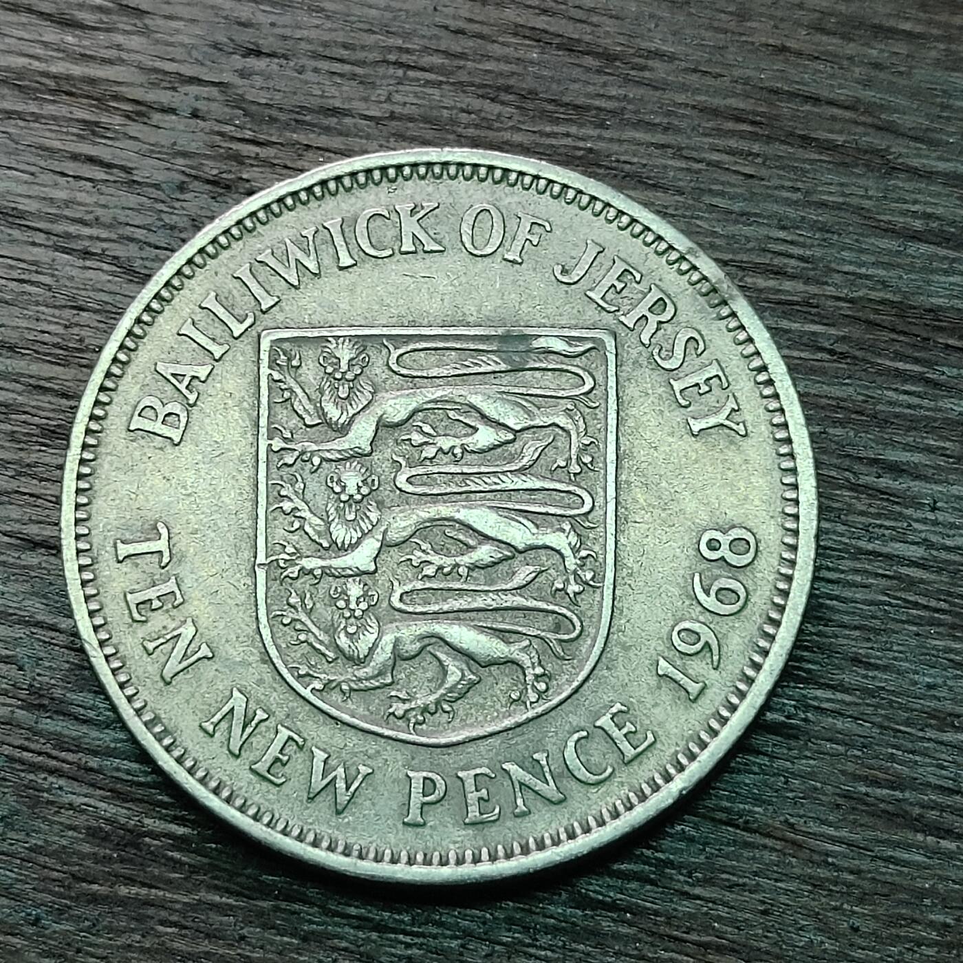 【铜匠收藏】★第128场★散币场，无佣金，30包邮。不满30元，支付5元运费。《接受代拍 代送NGC评级》 1968年 英属泽西岛 10便士 大直径 英女王头像