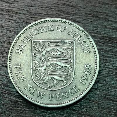 【铜匠收藏】★第128场★散币场，无佣金，30包邮。不满30元，支付5元运费。《接受代拍 代送NGC评级》 - 1968年 英属泽西岛 10便士 大直径 英女王头像