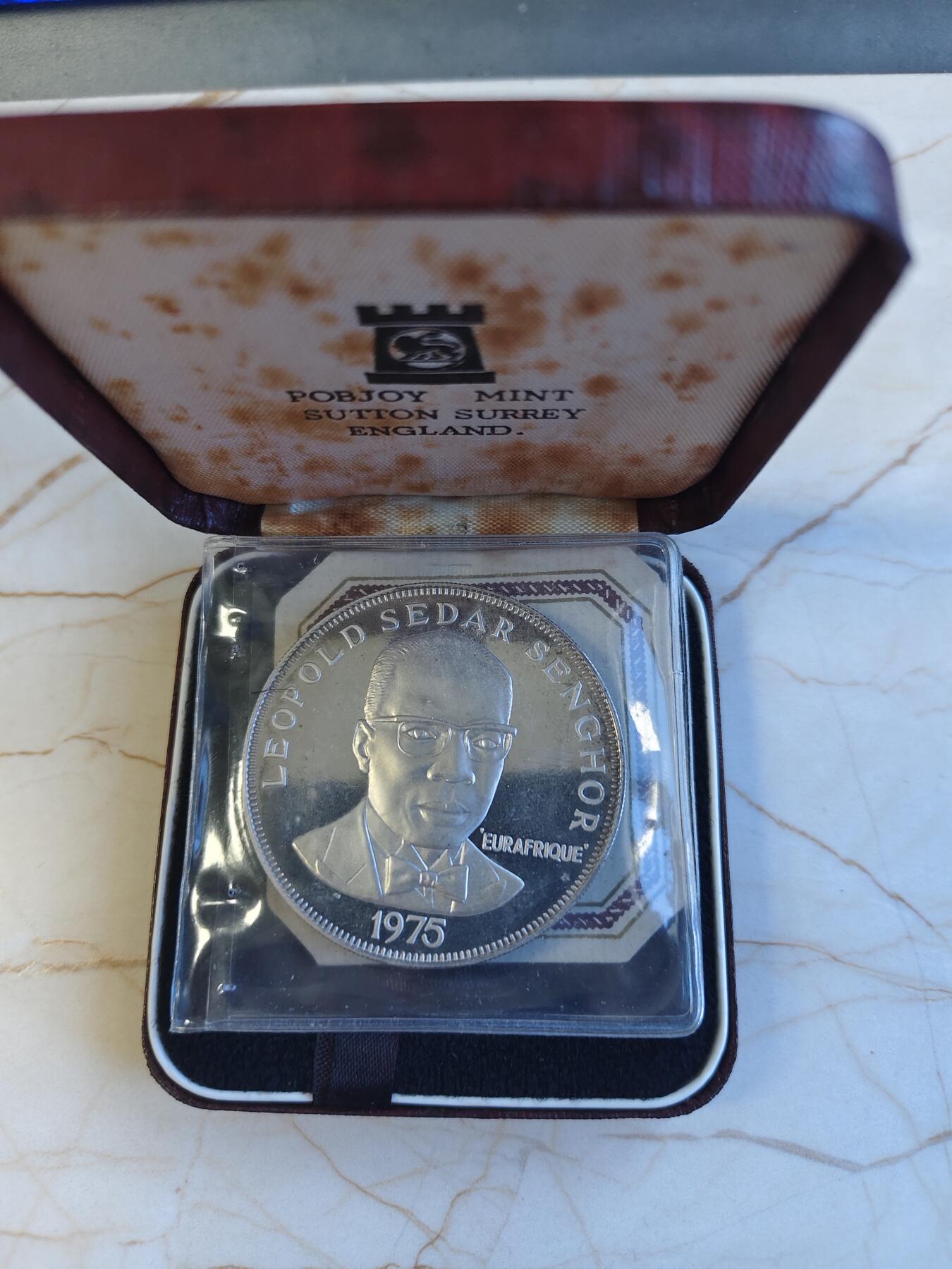 第171期拍卖【长期征集拍品】 塞内加尔1975年发行150法郎精制纪念大银币，925银，81.43克