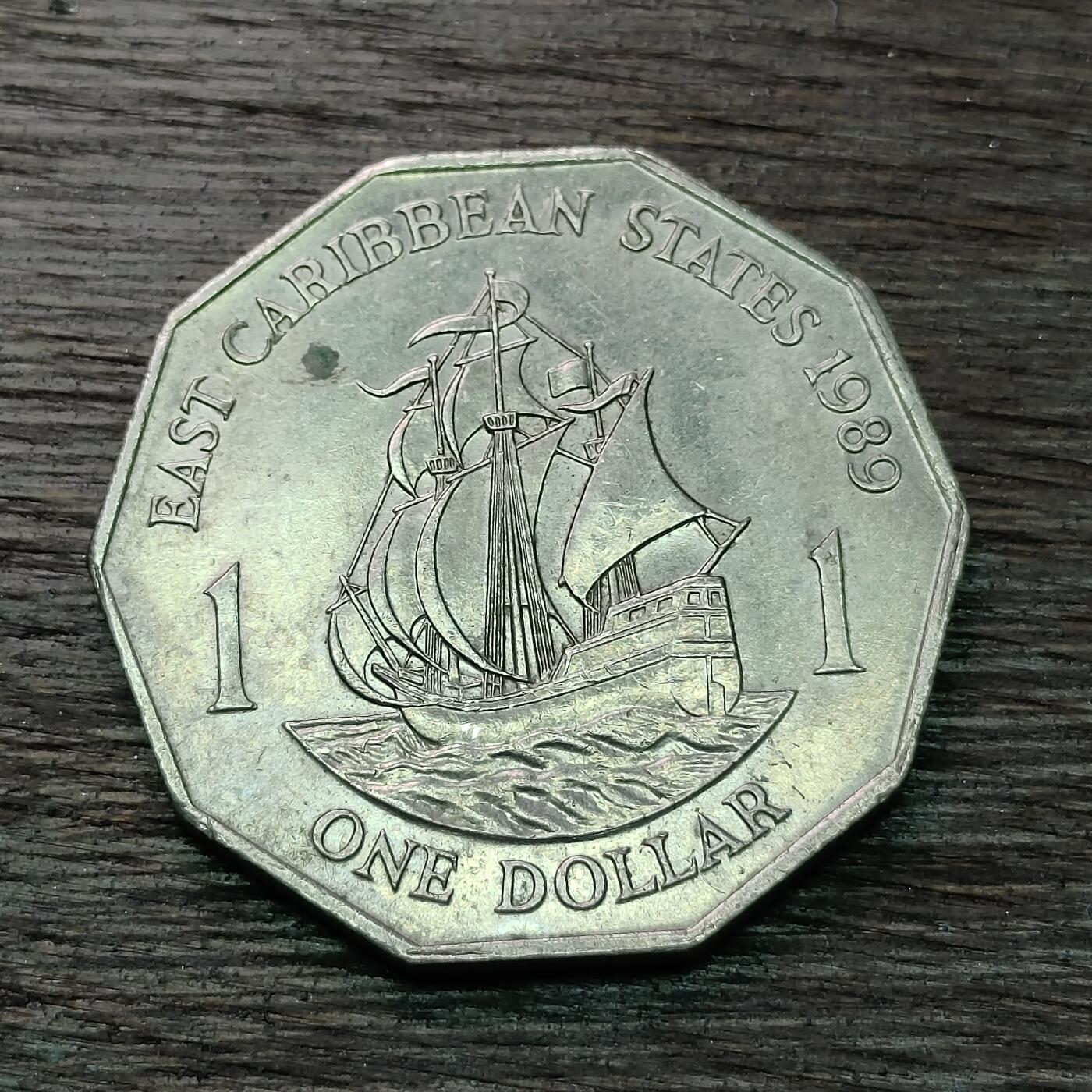 【铜匠收藏】★第128场★散币场，无佣金，30包邮。不满30元，支付5元运费。《接受代拍 代送NGC评级》 东加勒比 1989年 1元 伊二 十边型