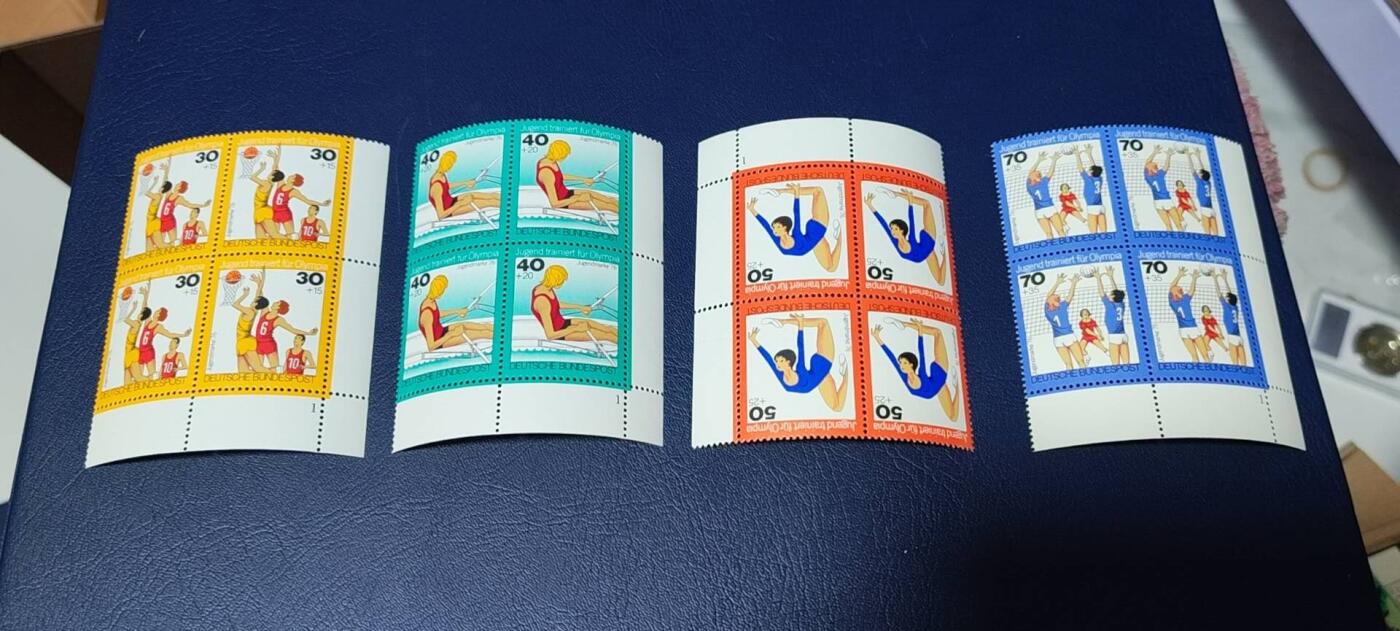 德国邮票专场，都是四方联🔥套票🔥 德国邮票四方联一套，1976年体育运动  篮球  排球  体操  划艇 4全，两全，品相如图