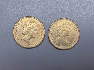小驴勋章奖章收藏8月16日星期六晚18点拍卖（有偿代拍送拍规则在简介最后，店主微信码在最后一拍品，参拍须阅读规则后再参拍，关系到运费包装发货时效真假辨别等关键信息，送拍规则在介绍最后面） - 澳大利亚1984、85年不同女王头像澳元一元硬币一对