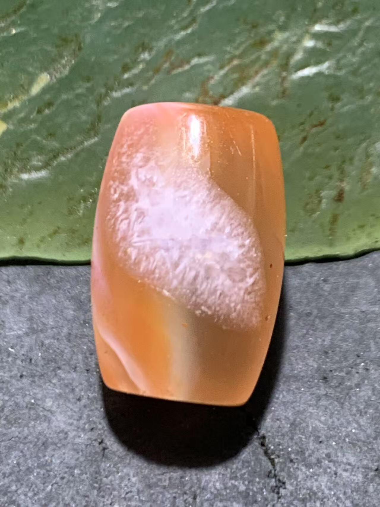 放福利！川料南红玛瑙荔枝冻飘红随形桶珠一颗