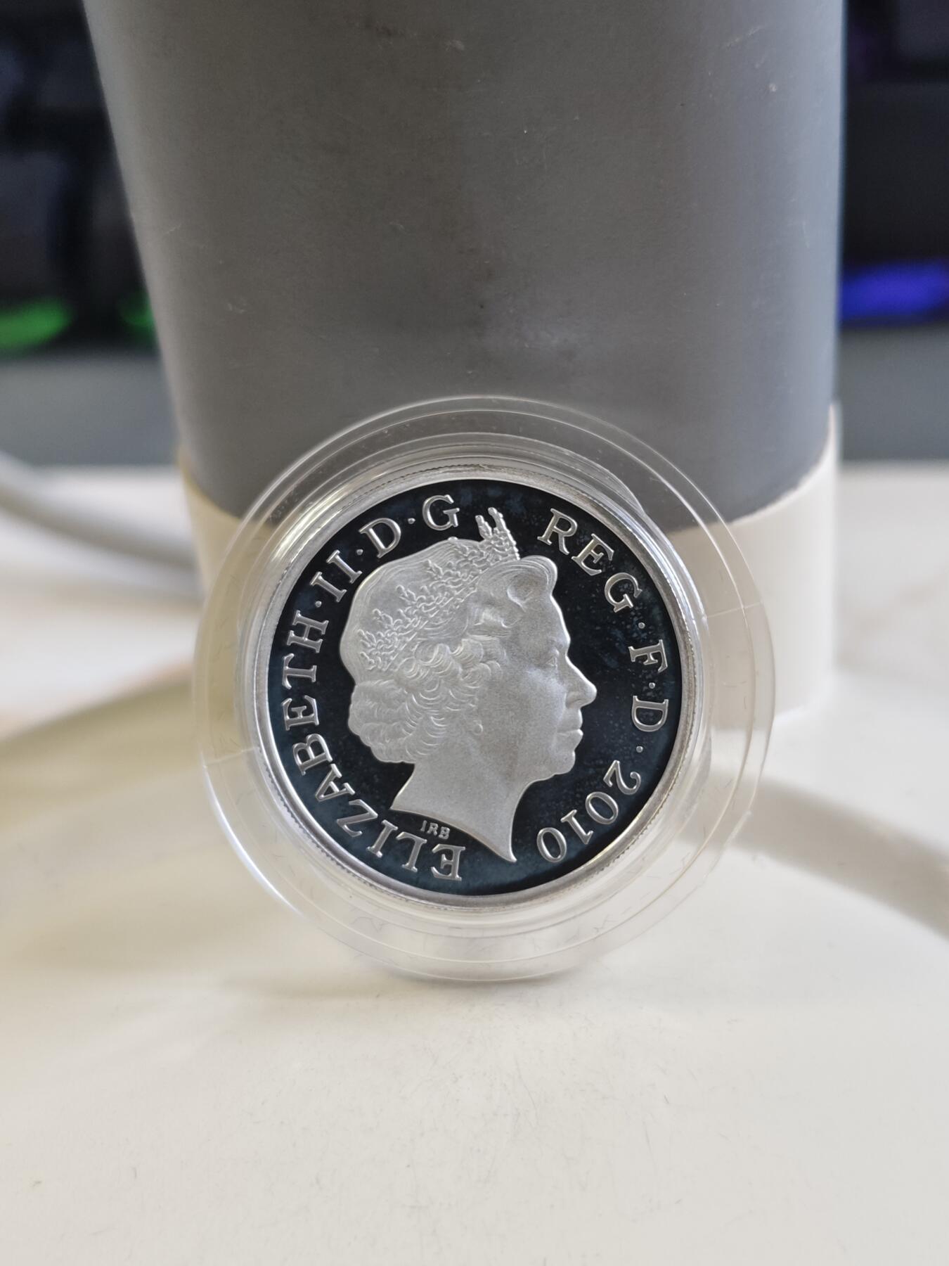 第172期拍卖【长期征集拍品】 英国2010年城市系列贝尔法斯特1英镑精制纪念银币，925银，9.5克，发行20000枚，有氧化