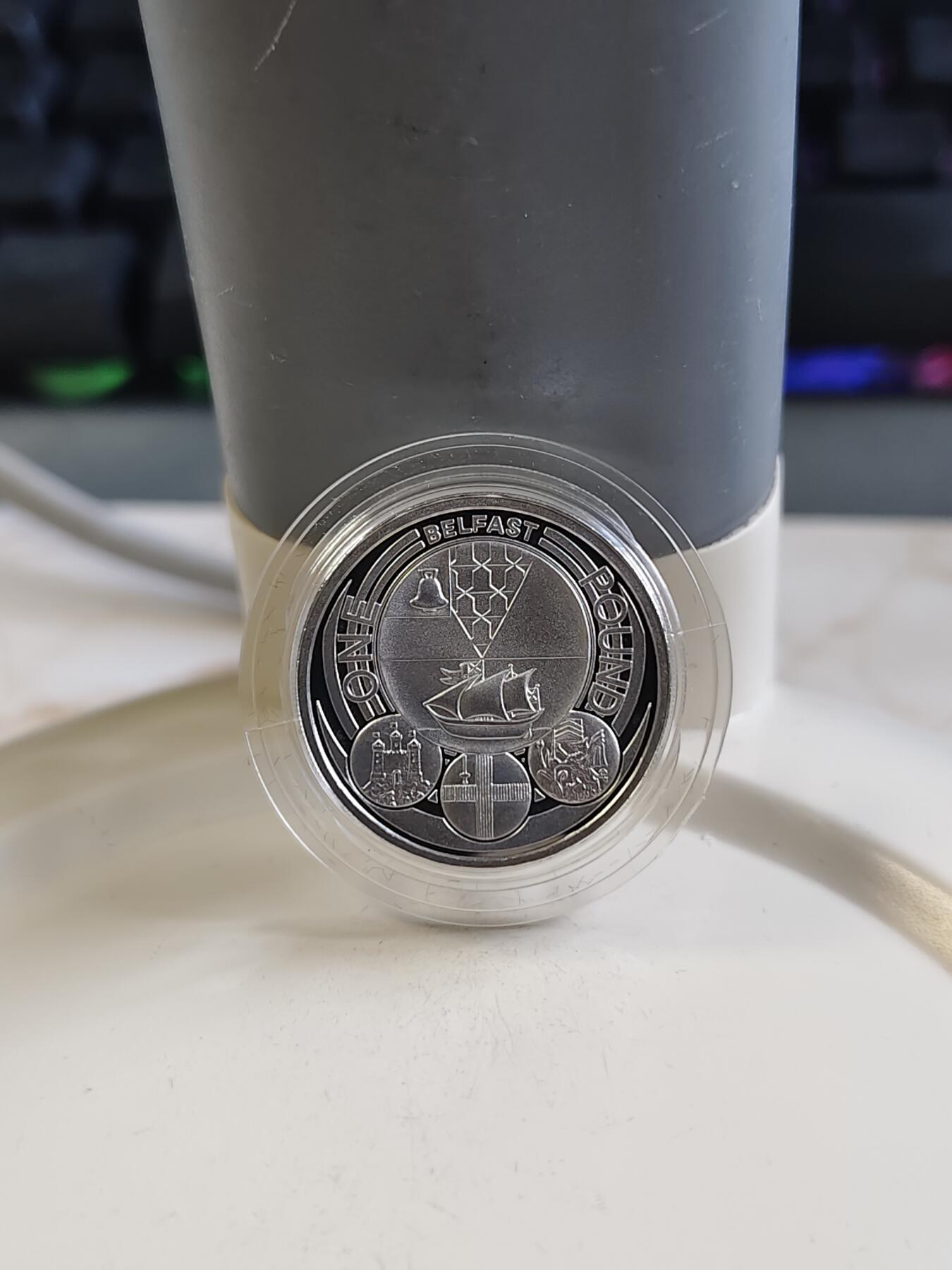 第172期拍卖【长期征集拍品】 英国2010年城市系列贝尔法斯特1英镑精制纪念银币，925银，9.5克，发行20000枚，有氧化