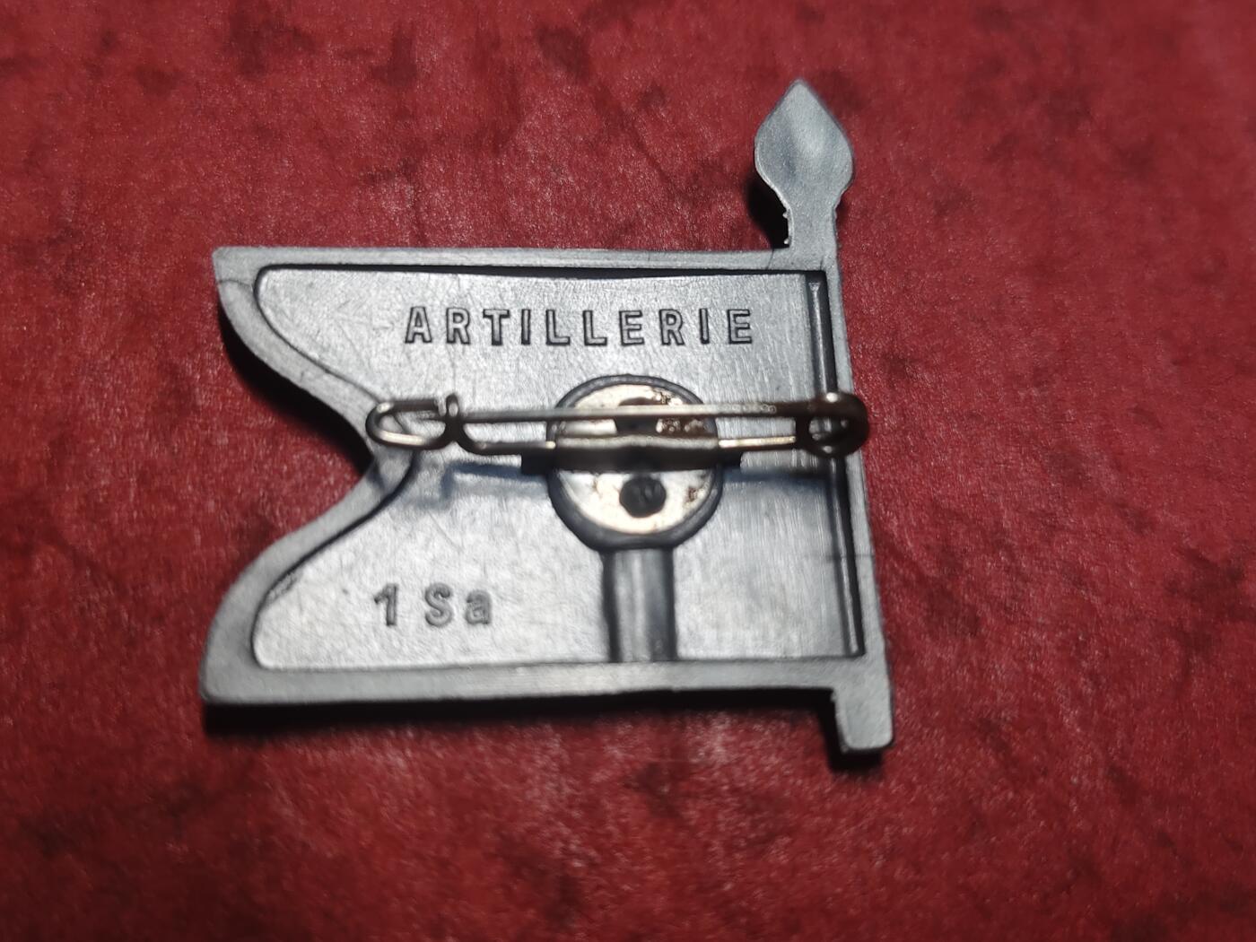 德三，绿色冰种旗子塑料小旗和红色兵种小旗品相都很好，勋章，奖章。徽章类