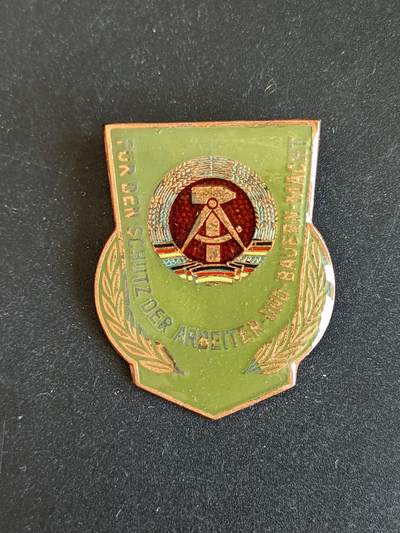 韵星假日拍卖第二十一期 -- Rimey Holidays Auction 21 - 民主德国内务部武装力量人民警察证章