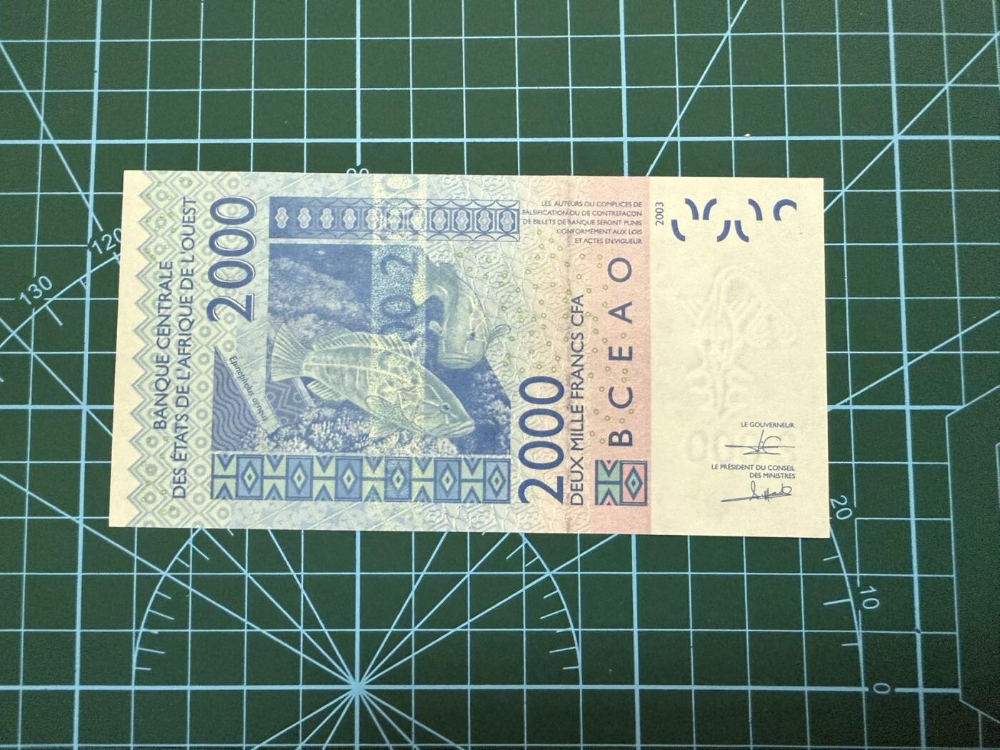 【炜奕收藏】，第四十一期 2003年西非尼日尔（字母H）2000法郎，UNC品相