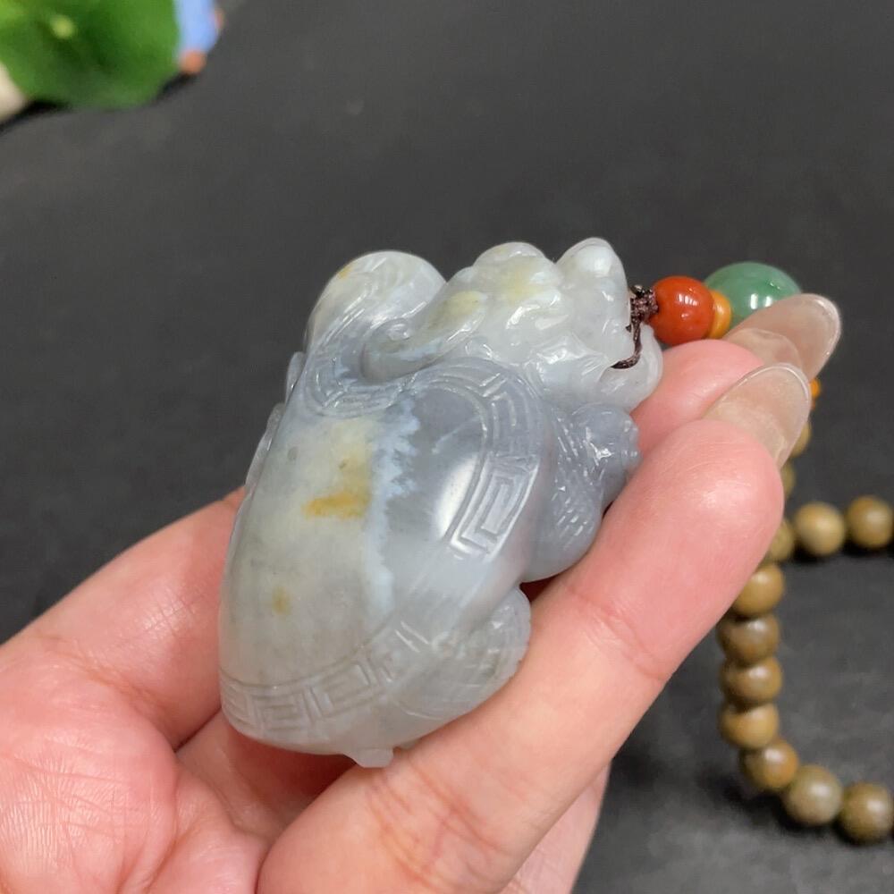 新疆和田玉青花籽料龙龟手把件