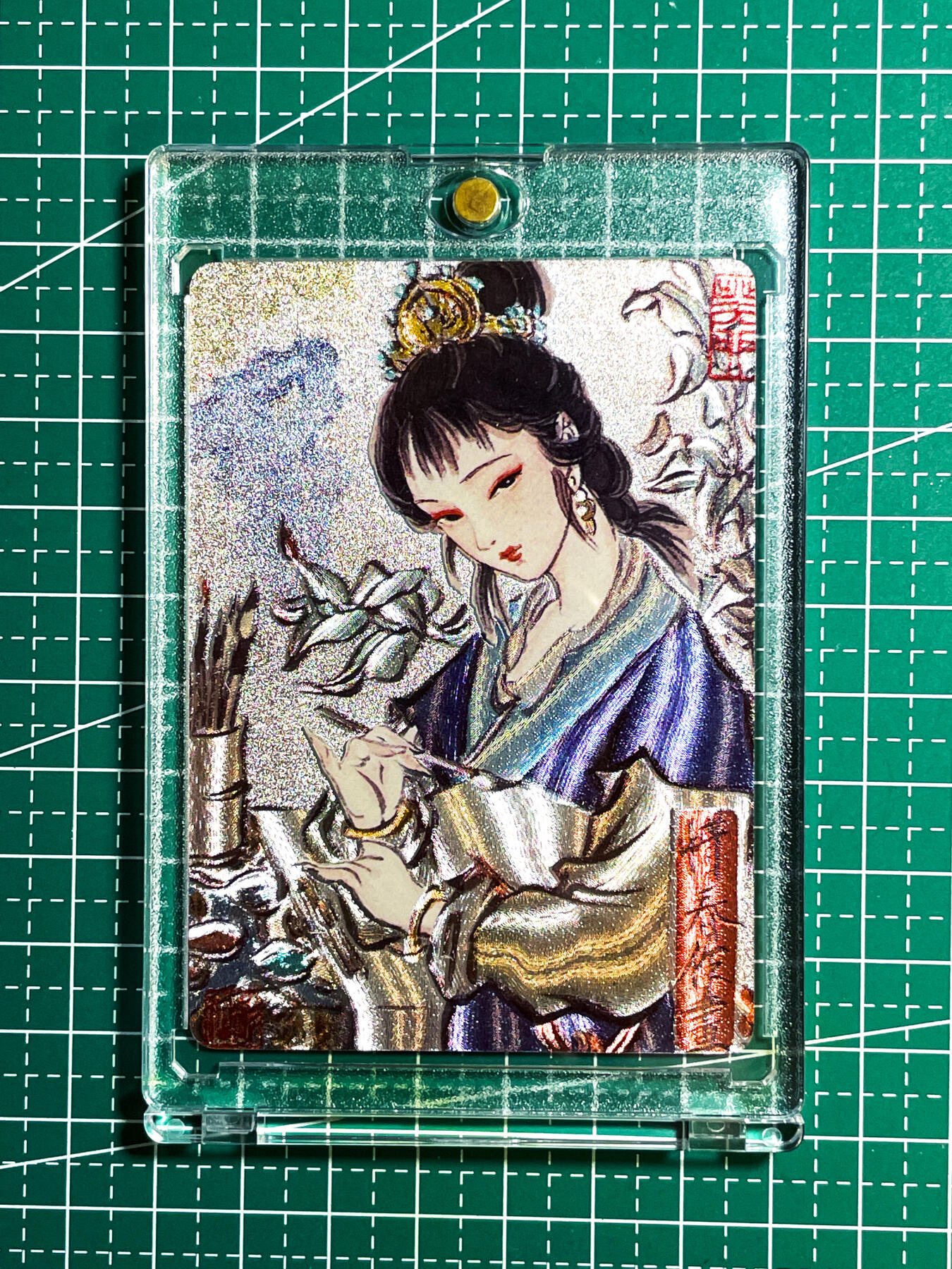 显眼宝28期【关注参拍有赠卡】 彫仙红楼 手绘粗闪系列 惜春作画  散配1张 粗闪工艺 63*88 