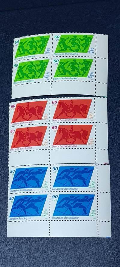 德国邮票专场，都是四方联🔥套票🔥 - 德国邮票四方联一套，1980年发行，体育运动  足球、马术、越野滑雪，品相如图