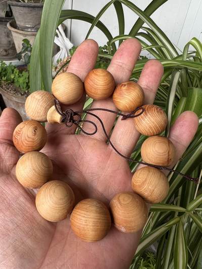 零元拍：崖柏顺纹2.0手串，十年前的存货了，油性极大。 - 零元拍：崖柏顺纹2.0手串，十年前的存货了，油性极大。